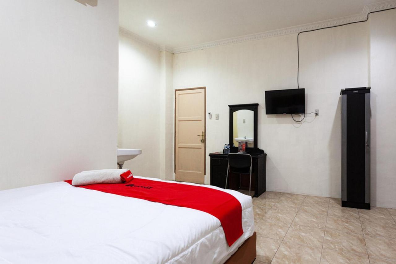 Reddoorz Near Yuki Simpang Raya Mall Medan 2 Hotel Buitenkant foto