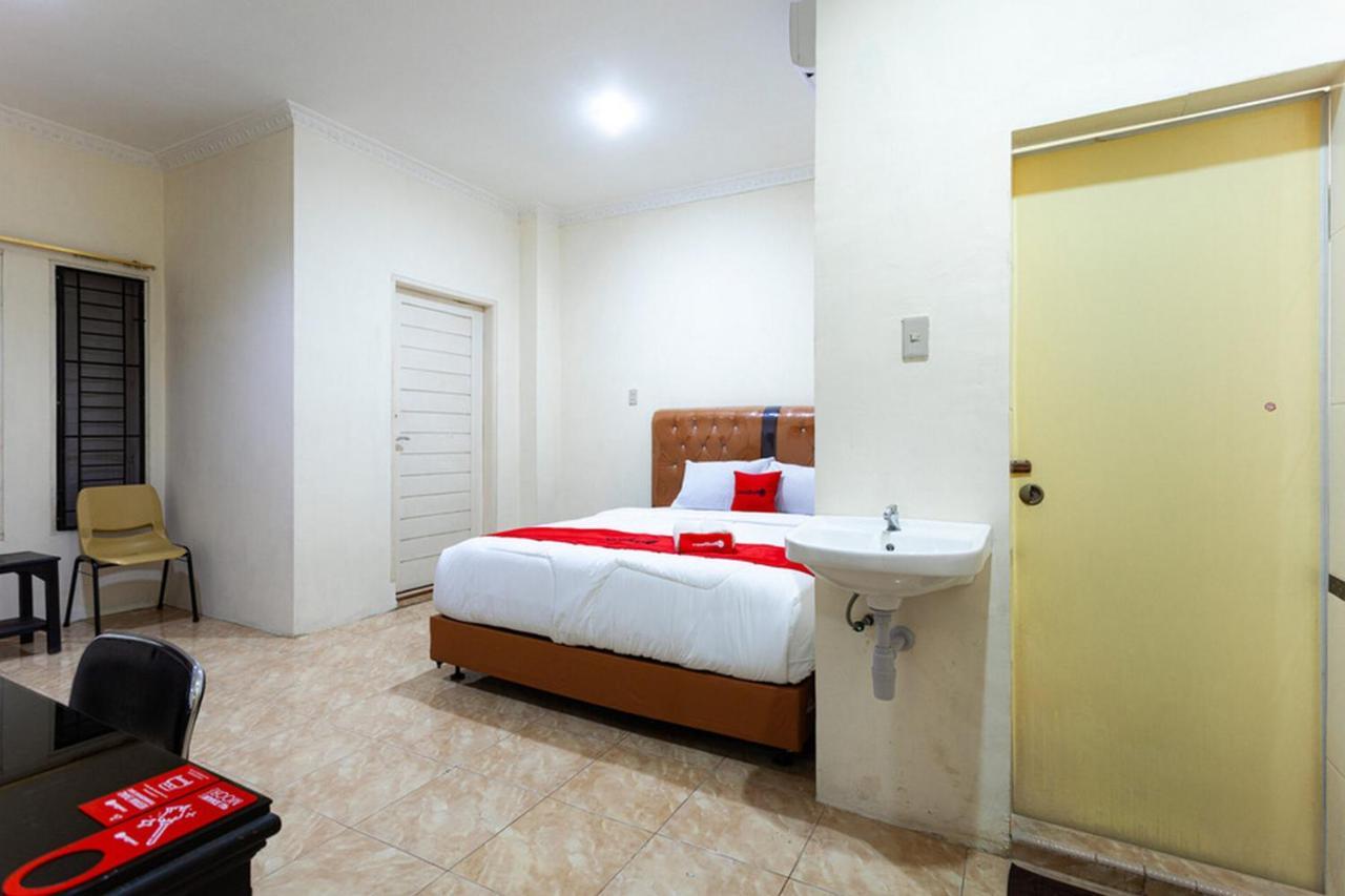 Reddoorz Near Yuki Simpang Raya Mall Medan 2 Hotel Buitenkant foto