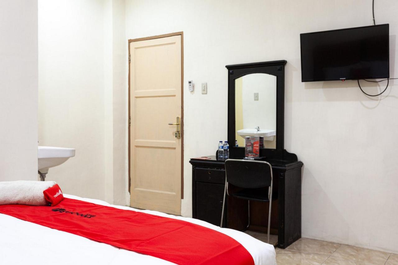 Reddoorz Near Yuki Simpang Raya Mall Medan 2 Hotel Buitenkant foto