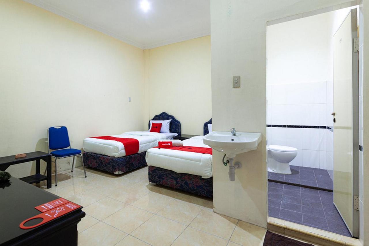 Reddoorz Near Yuki Simpang Raya Mall Medan 2 Hotel Buitenkant foto